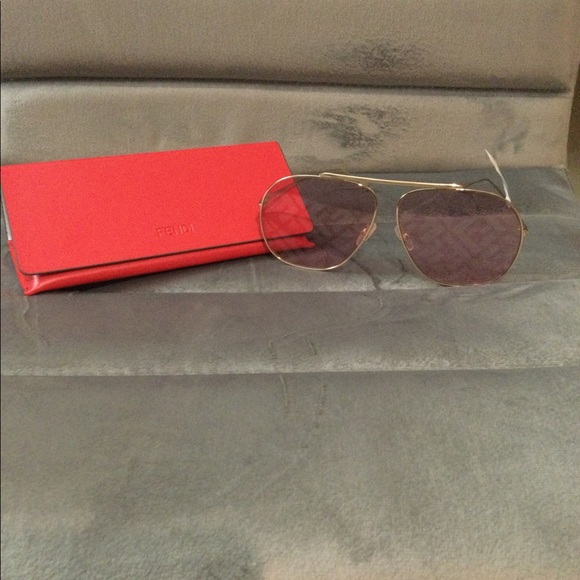 FENDI 64mm Oversized Lenticular Aviator sunglasses - Picture 5 of 9